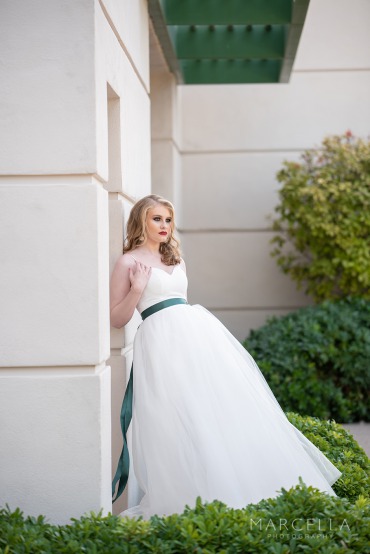 Chic sophisticated bride at Emerald at Queensridge