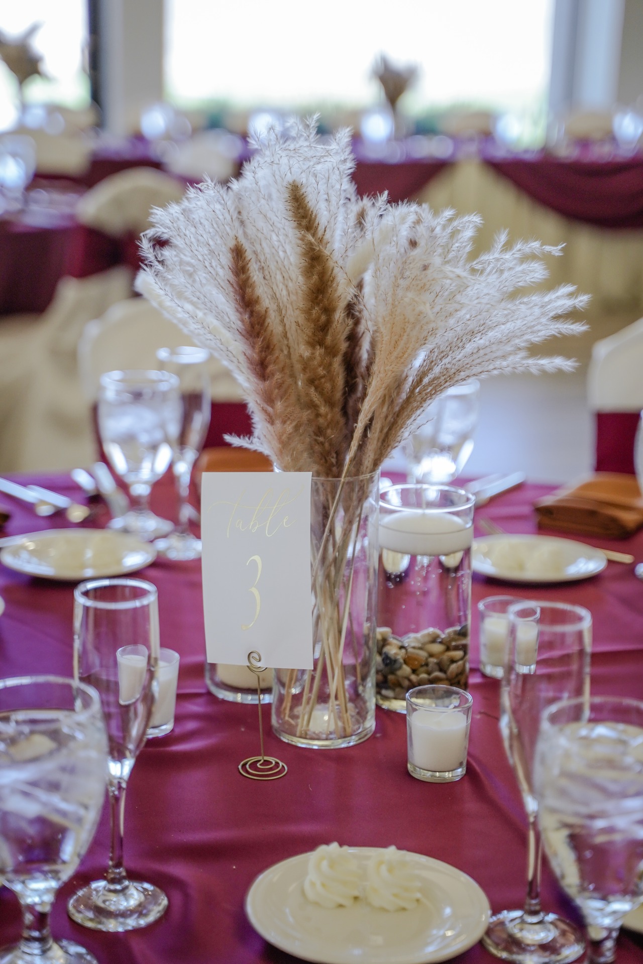 Fuschia and wheat table settings at a Las Vegas Wedding